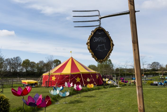 trouwfestival circus camping