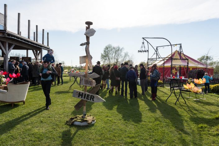 trouwfestival circus camping
