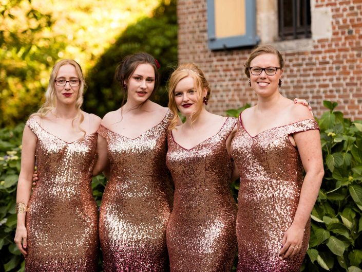 trouwfotograaf bruidsmeisjes huwelijksceremonie glitter