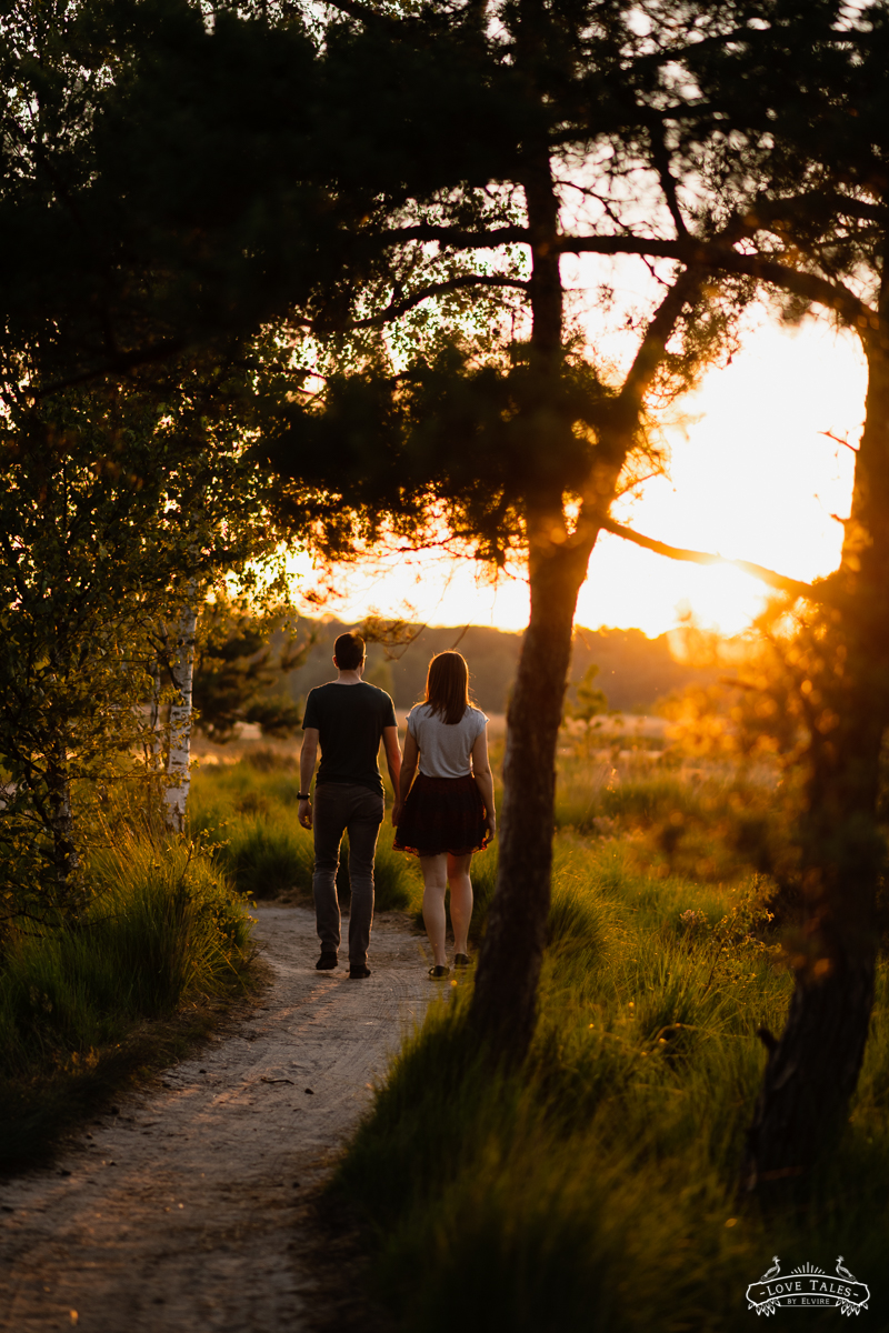 golden hour verlovingsshoot trouwfotograaf love shoot