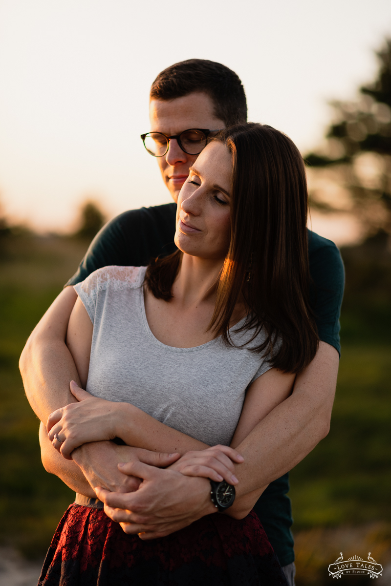 golden hour verlovingsshoot trouwfotograaf love shoot