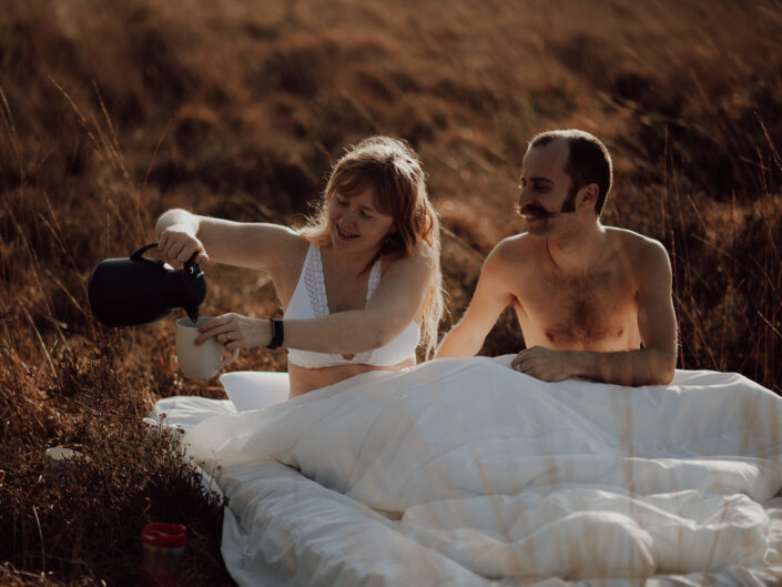 fotograaf fotoshoot natuur bed koppel