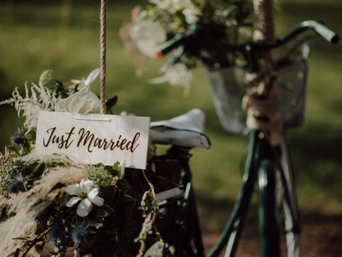 just married trouwen trouwfotograaf huwelijksfotograaf